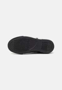 Yourturn Kids UNISEX - Športni copati - black