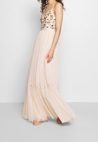 Needle & Thread Festklänning - pink