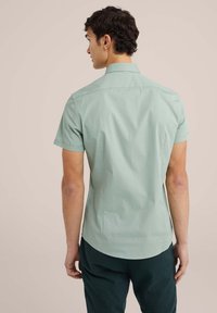 WE Fashion FUNDAMENTALS - Marškiniai - green