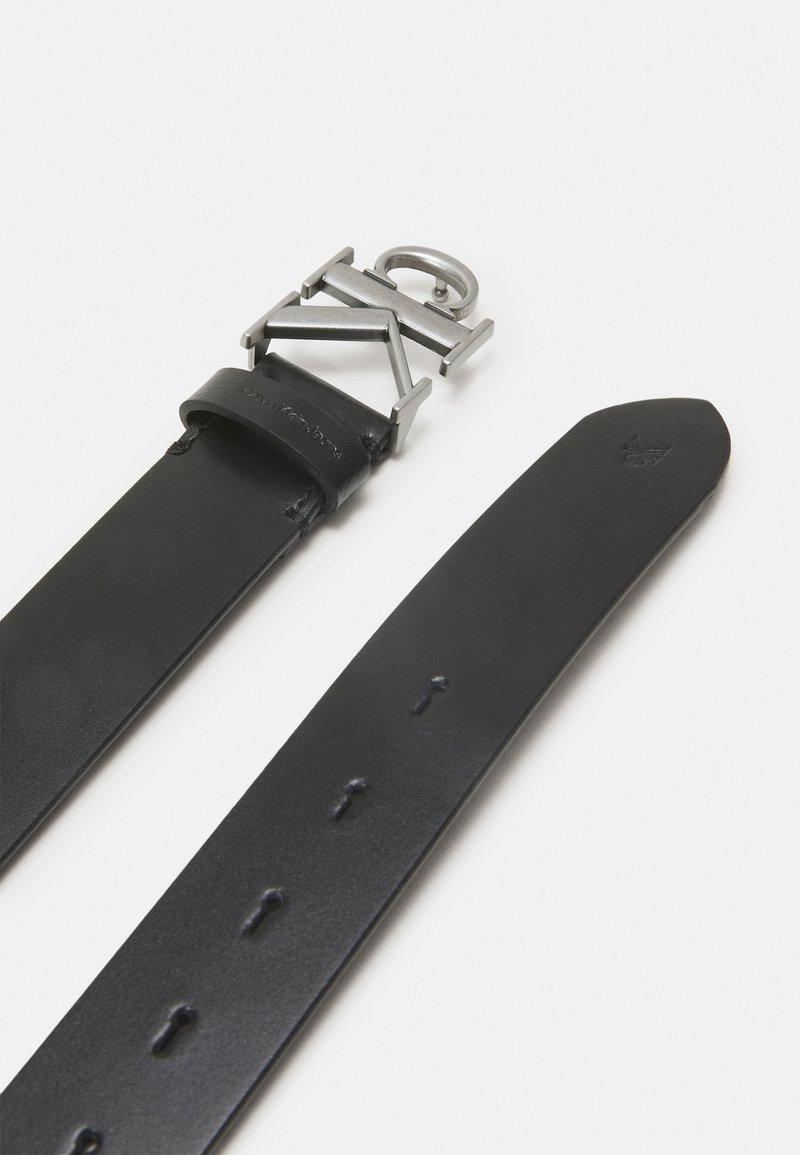 Herren Gürtel klassisch | Calvin Klein Jeans ROUND MONO PLAQUE BELT Gürtel black/schwarz - YX06211 Herren Gürtel klassisch | Calvin Klein Jeans ROUND MONO PLAQUE BELT Gürtel black/schwarz - YX06211