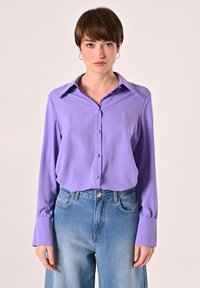 Rinascimento Chemisier lila/violet ZALANDO