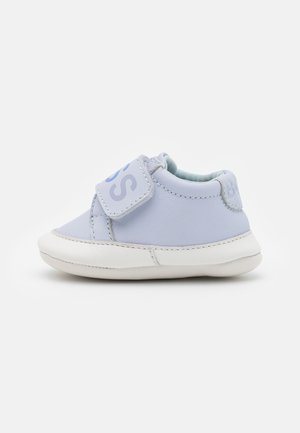 SLIPPERS - Patucos - pale blue