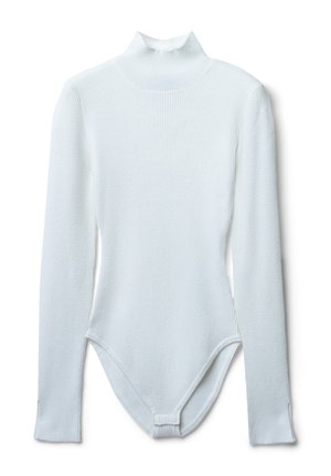 Body a maniche lunghe bianco a costine con collo rialzato e chiusura a pressione all'inguine, poggiato flat su uno sfondo bianco.