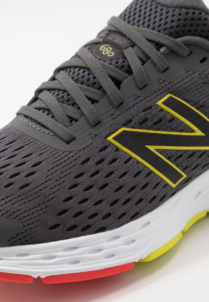new balance 680 v5