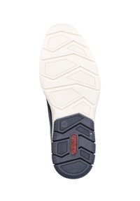 Schuhsohle in dunkelblau mit weißer Gummimittelsohle. Verfügt über ein strukturiertes Profil für besseren Halt und ein rotes "rieker"-Logo. Mehrrichtungsmuster-Design.