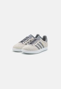adidas gazelle silver green womens adidas Originals Gazelle W Grey One/F
