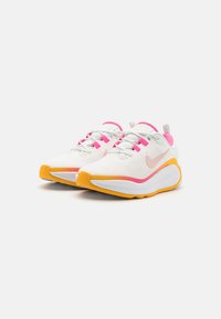 Nike Performance INFINITY FLOW UNISEX biały