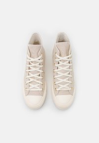 Converse CHUCK TAYLOR ALL STAR LIFT - Sapatilhas de cano alto - desert sand/egret/light gold