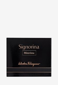 Svart rektangulær boks med blank overflate. Gulltekst leser "Signorina Misteriosa" og "Salvatore Ferragamo." Inkluderer dekorative linjeakenter.