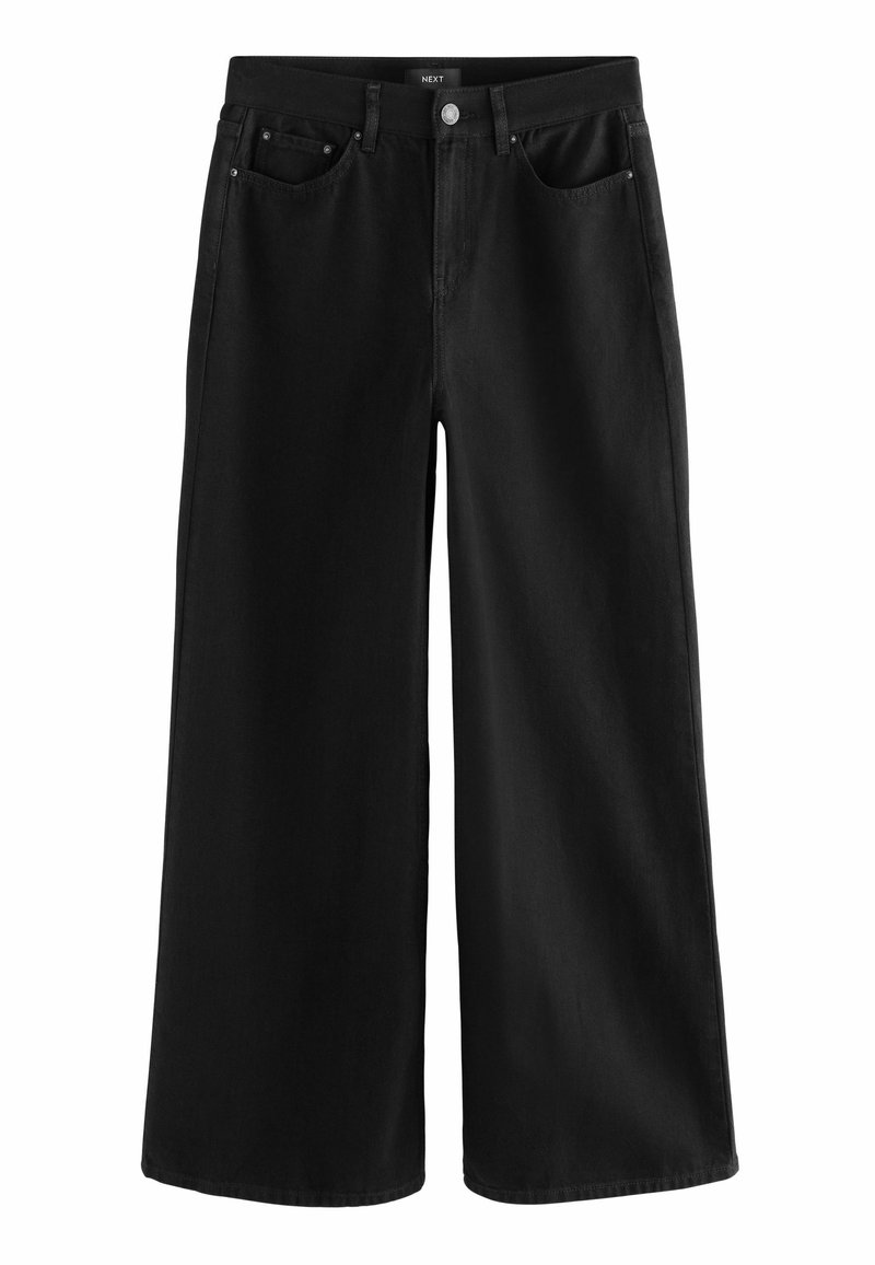 Svarta vida jeans i denim. Har klassisk femfickdesign, metallknappstängning och subtila sömnadsdetaljer.