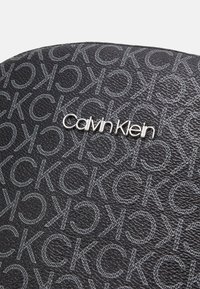 Calvin Klein MUST CAMPUS - Ryggsekk - black mono
