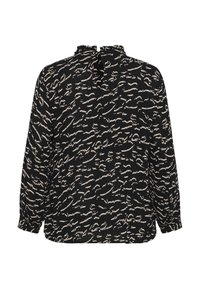 Blouse noire avec un motif abstrait crème, manches longues, col volanté et dos avec une ouverture en forme de clé. Tissu léger avec une finition texturée.