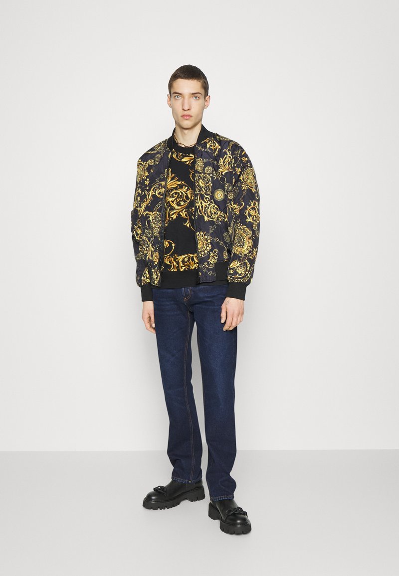 Herren Kapuzenpullover | Versace Jeans Couture GARLAND Sweatshirt black/gold-coloured/schwarz - TW66085 Herren Kapuzenpullover | Versace Jeans Couture GARLAND Sweatshirt black/gold-coloured/schwarz - TW66085