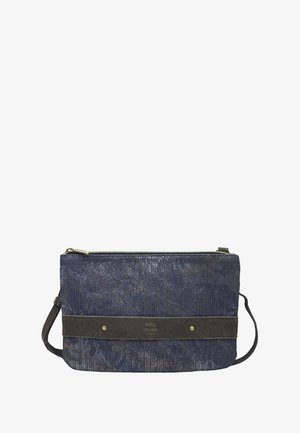 Petit sac bandoulière rectangulaire bleu marine avec un motif texturé, une sangle horizontale foncée, une fermeture éclair dorée et le logo "mila louise Paris".