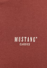 Mustang Sweatshirt - rot