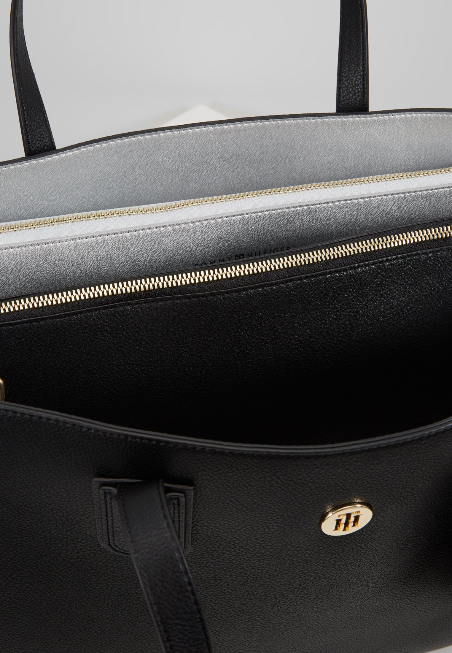 tommy hilfiger charming work bag set