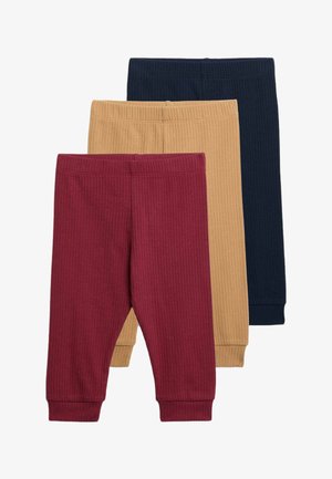 Tre par ribstrikkede baby leggings i vinrød, beige og marineblå, stablet lodret med elastiske linninger og manchetter ved anklerne.