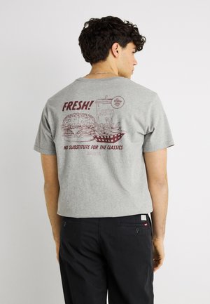 RELAXED FIT TEE - T-shirt imprimé - mid tone heather grey