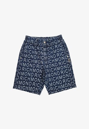 Shorts di denim con cintura elastica, tasche frontali e motivo ripetuto "RICHMOND" su tutto il tessuto in azzurro chiaro su fondo blu scuro.