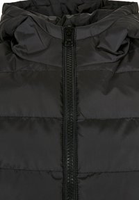 Thumbnail Image 3