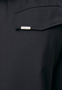 Thumbnail Image 8