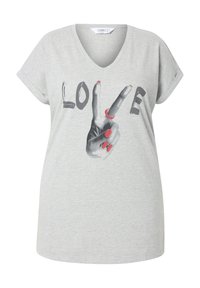 Camiseta de algodón gris con escote en V y mangas enrolladas, que presenta un gráfico de una mano haciendo un signo de paz y la palabra "AMOR" en texto destacado.