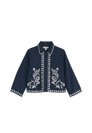 Navy plava kratka jakna s dugim rukavima s bijelim cvjetnim vezom duž prednjeg dijela, manžeta, ovratnika i zatvaranja na gumbe.