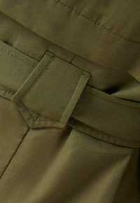 Bershka Trenčkot - khaki