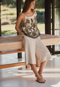 Next REGULAR FIT -RICH TEXTURED - Short - neutral