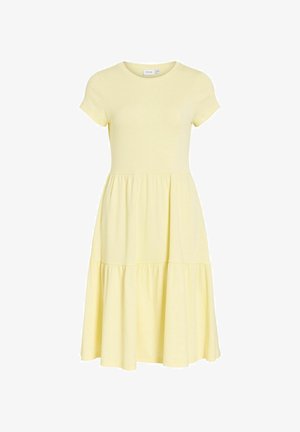 Lichtgele midi-jurk met korte mouwen, een ronde halslijn en een geplooide getrapte rok.