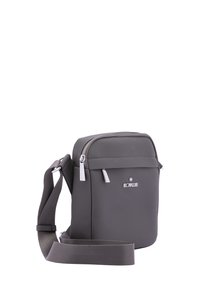 Borsa a tracolla grigia realizzata in tessuto testurizzato, con chiusura a zip, tracolla regolabile e dettagli con logo sul davanti.