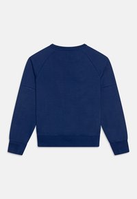 Mörkblå sweatshirt, bomullsblandning, ribbade ärmslut och nederkant, raglanärmar, slät textur, minimal sömnad, enfaldig design, inga logotyper.