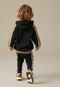Next SET STANDARD - Hættetrøje - black brown