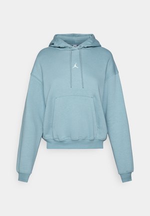 Svijetloplavi dukserica s kenguruvim džepom, rebrastim rukavima i rubom; ima bijeli Jumpman logo na prsima; izrađena je od mješavine pamuka.