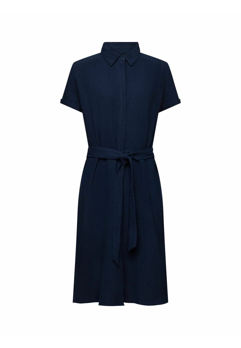 Vestito blu navy a maniche corte con colletto, abbottonatura frontale e cintura alta annodata in vita. Realizzato in tessuto testurizzato, taglio ad A alla lunghezza del ginocchio.
