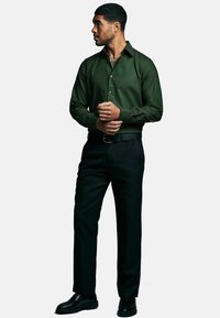 Next TRIMMED EASY CARE SINGLE CUFF SINGLE CUFF - REGULAR FIT - Hemd - forest green