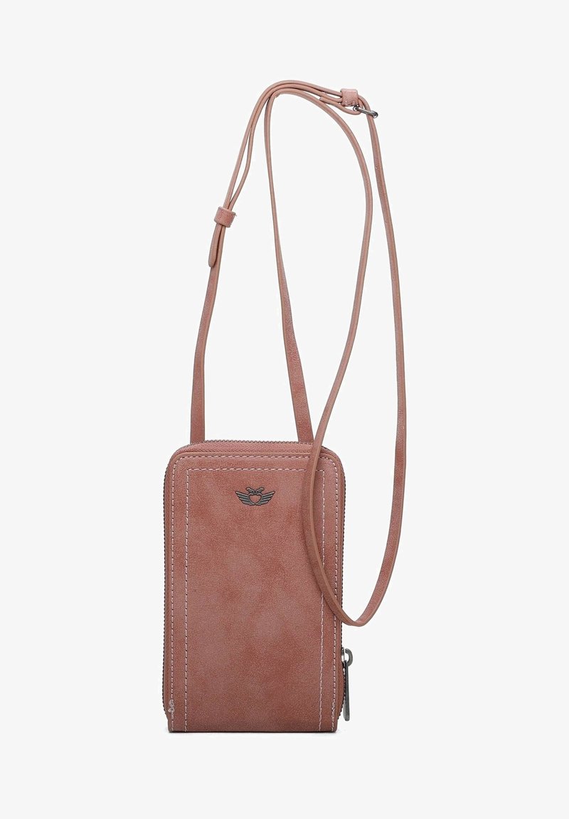 Borsa a tracolla in finta pelle rosa tenue con cuciture bianche, forma rettangolare, chiusura con zip e emblema sul davanti. Tracolla regolabile.