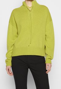 Theory Sweter