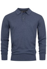 Tamno plava dugosvjetna polo majica od pletenog materijala, s ovratnikom, tri tipke na sprijeda te rebrastim manžetama i rubom.