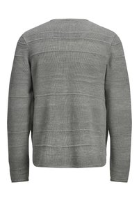 Maglione grigio a maglia con un motivo testurizzato e righe orizzontali, scollo rotondo e maniche lunghe. La vista posteriore mette in evidenza chiaramente il design.