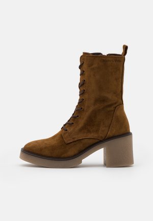 Bottines à plateau - cognac