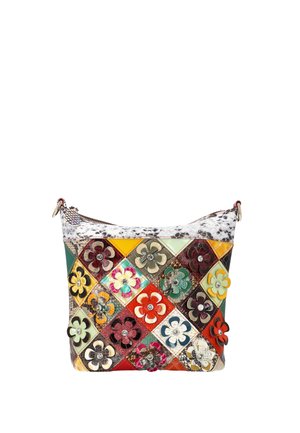 Kleine handtas met kleurrijke doorgestikte leren vierkantjes, elk versierd met een gelaagde bloem en een centrale strasssteen, bovenaan een ritssluiting.
