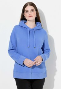 Sudadera con capucha azul hecha de tela suave, con capucha ajustable mediante cordón, puños y dobladillo acanalados. Detalles de herrajes de tono plateado.