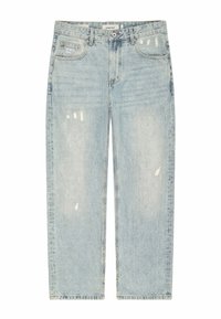Jean bleu clair à jambes droites avec détails délavés et usés, poches avant, passants pour ceinture et fermeture par bouton à la taille.