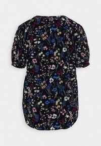 Svart blommig tunika med korta puffärmar, som har flerfärgade blommor och gröna stjälkar. Slät tyg med rundad halsringning.