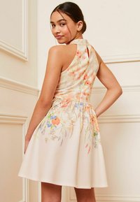 Lipsy REGULAR FIT  - Vestido informal - cream floral