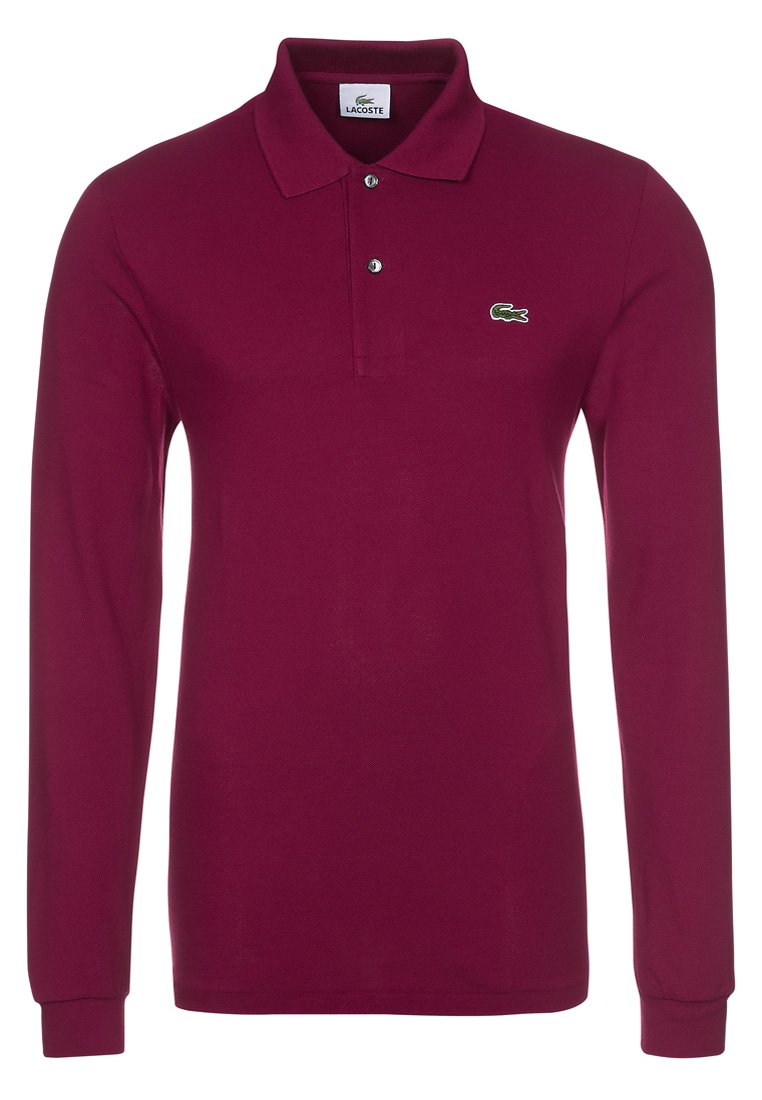 Camisa polo de manga larga en burdeos, fabricada con tejido texturizado. Presenta un cierre de dos botones y un logo bordado en verde en el pecho.
