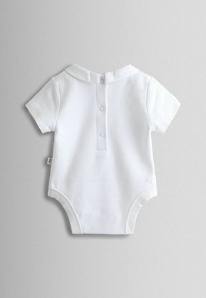 Balts īsroku bodijs ar apkakli un aizmugurēju aizdares poga, izgatavots no mīksta kokvilnas auduma.