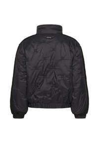 Veste noire matelassée avec col montant, poignets et ourlet élastiques, et tissu texturé duveteux sur les manches, vue de dos.