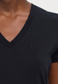 Armani Exchange Basic T-shirt - black